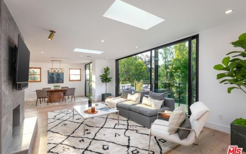 genMid.18-402108_15_4