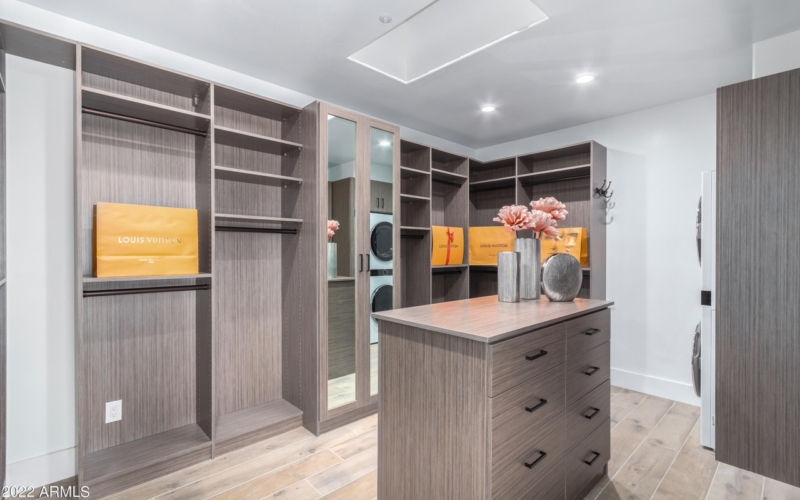 N 106th Closet