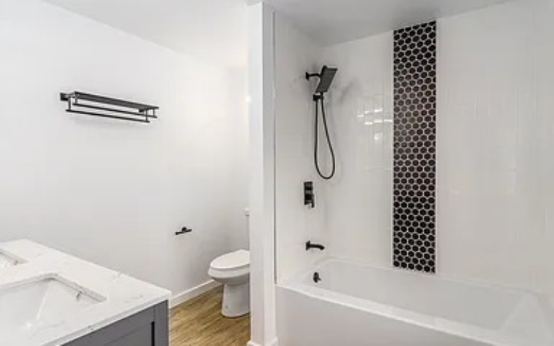 4104-N-Staples-Ave_-Coeur-D-Alene_-ID-83814104-N-Staples-Ave_-Coeur-D-Alene_-ID-shower (1)