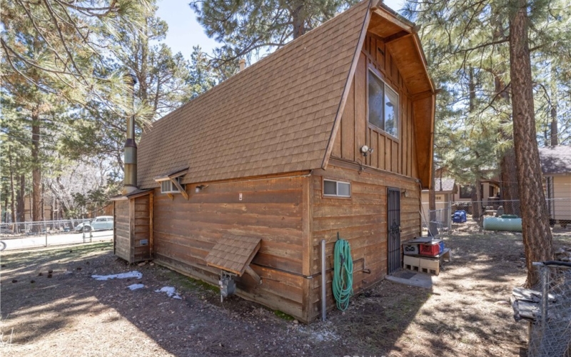 Big Bear Fix and Flip- front:side BEFORE