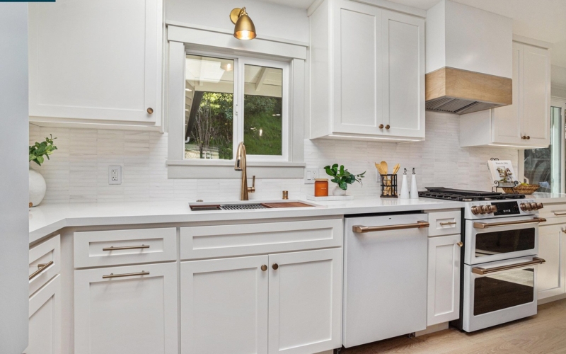 Summit Kitchen 2