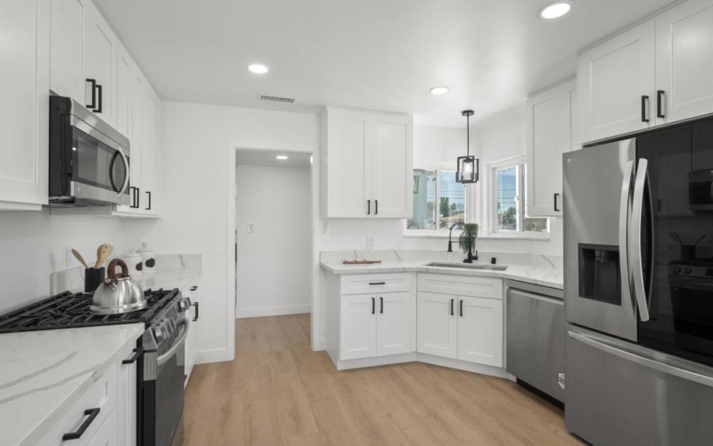 El Cajon Flip Kitchen 1