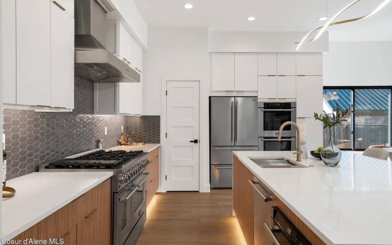 415 N 18th St, Coeur d’Alene, ID 83814 Kitchen 3