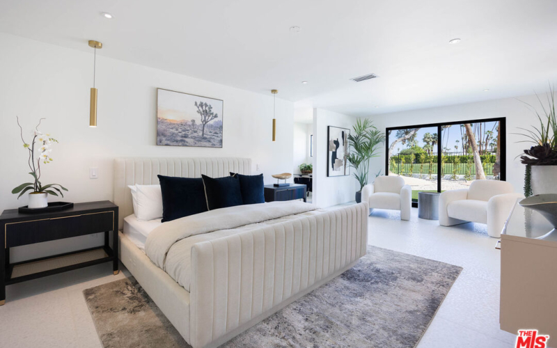 CR Palm Springs M Bed