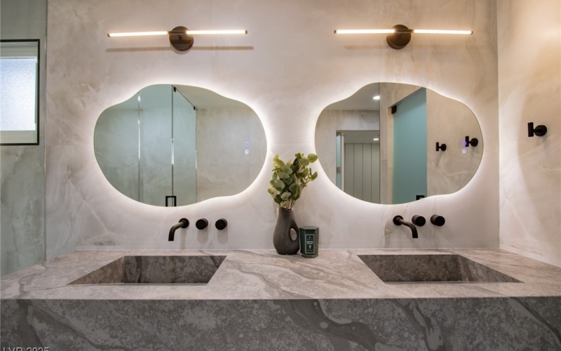 Las Vegas Master Vanity