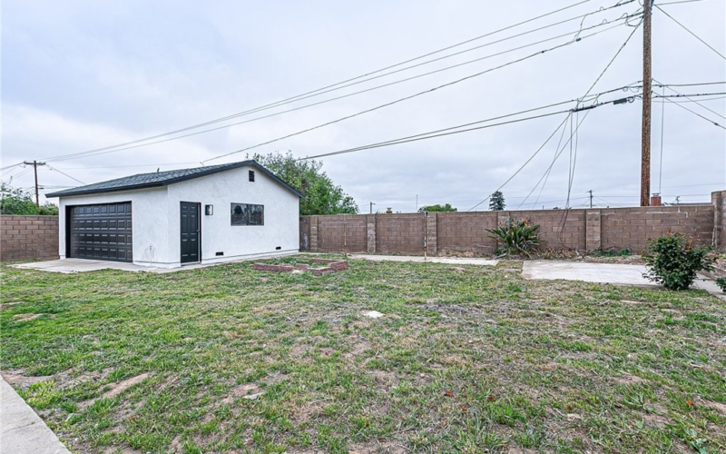 Santa Maria Back Yard