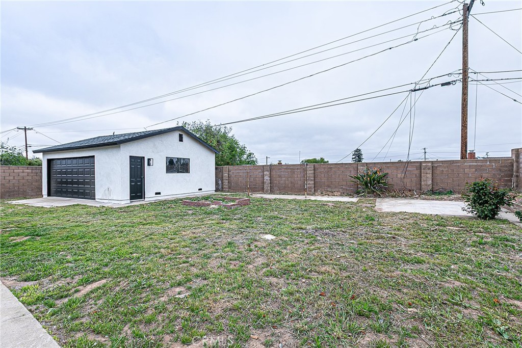 Santa Maria Back Yard