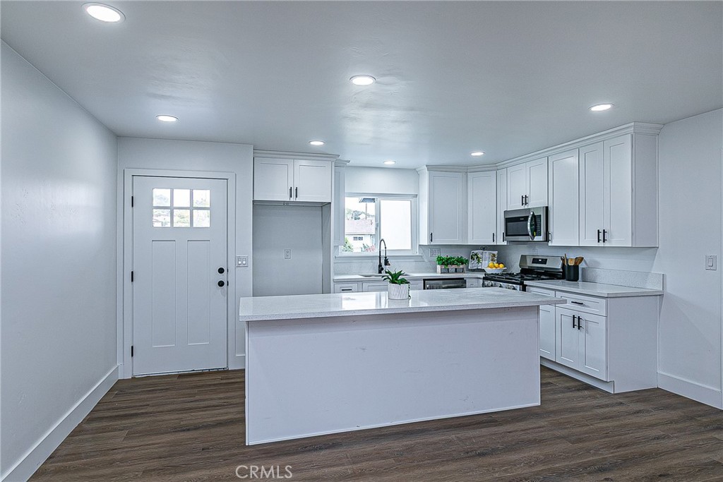 Santa Maria Kitchen